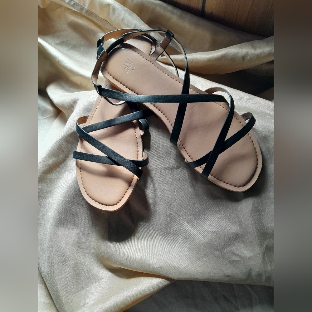 H&M woman's used black sandals gently worn. Size 8.